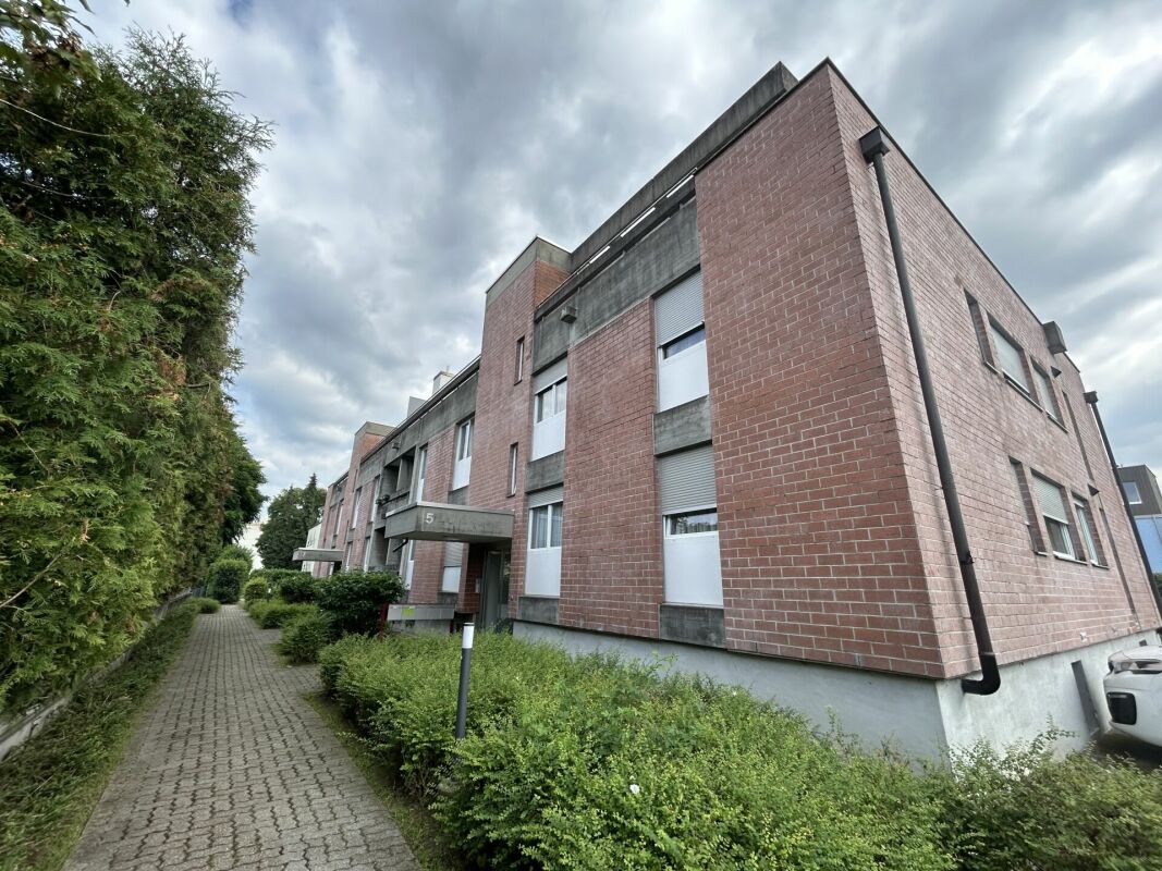 4153 Reinach BL – Reinach BL