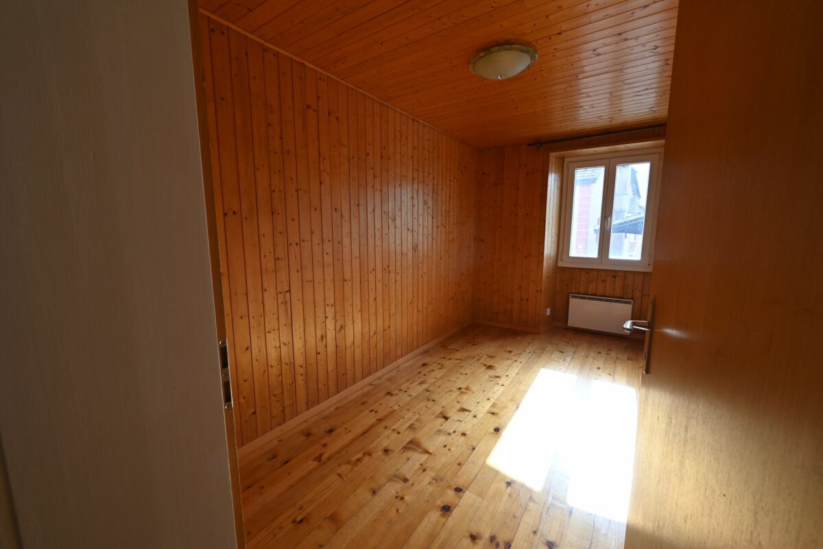 Holzgetäfelter kleiner Raum