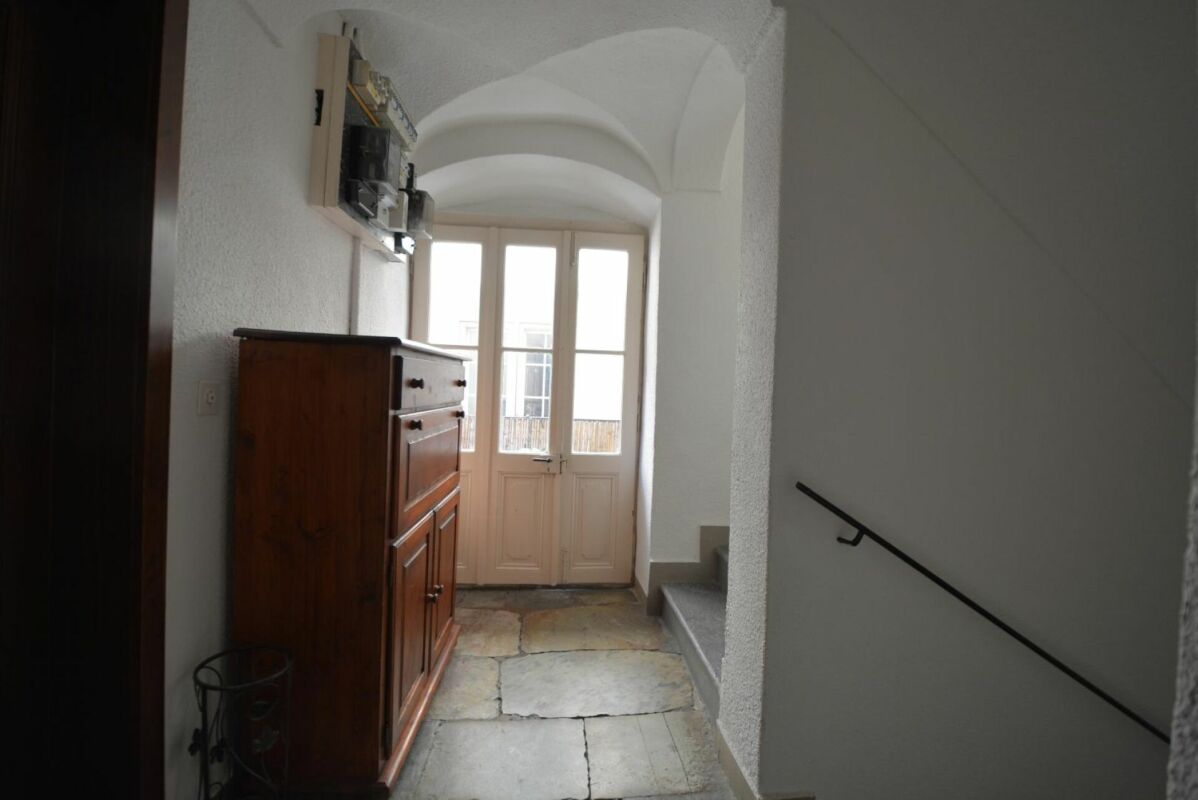 Historischer Flur mit Gewölbedecke