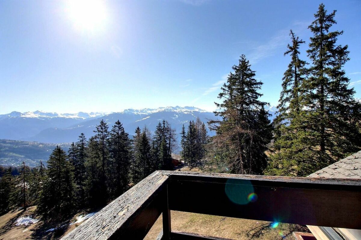 Bergblick von einem Balkon