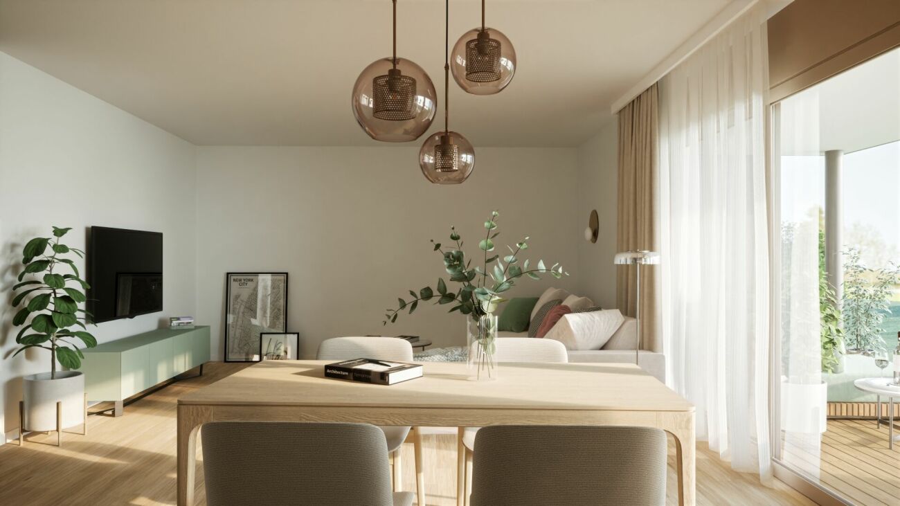 Heller, moderner Wohn- und Essbereich mit Zugang zum Balkon