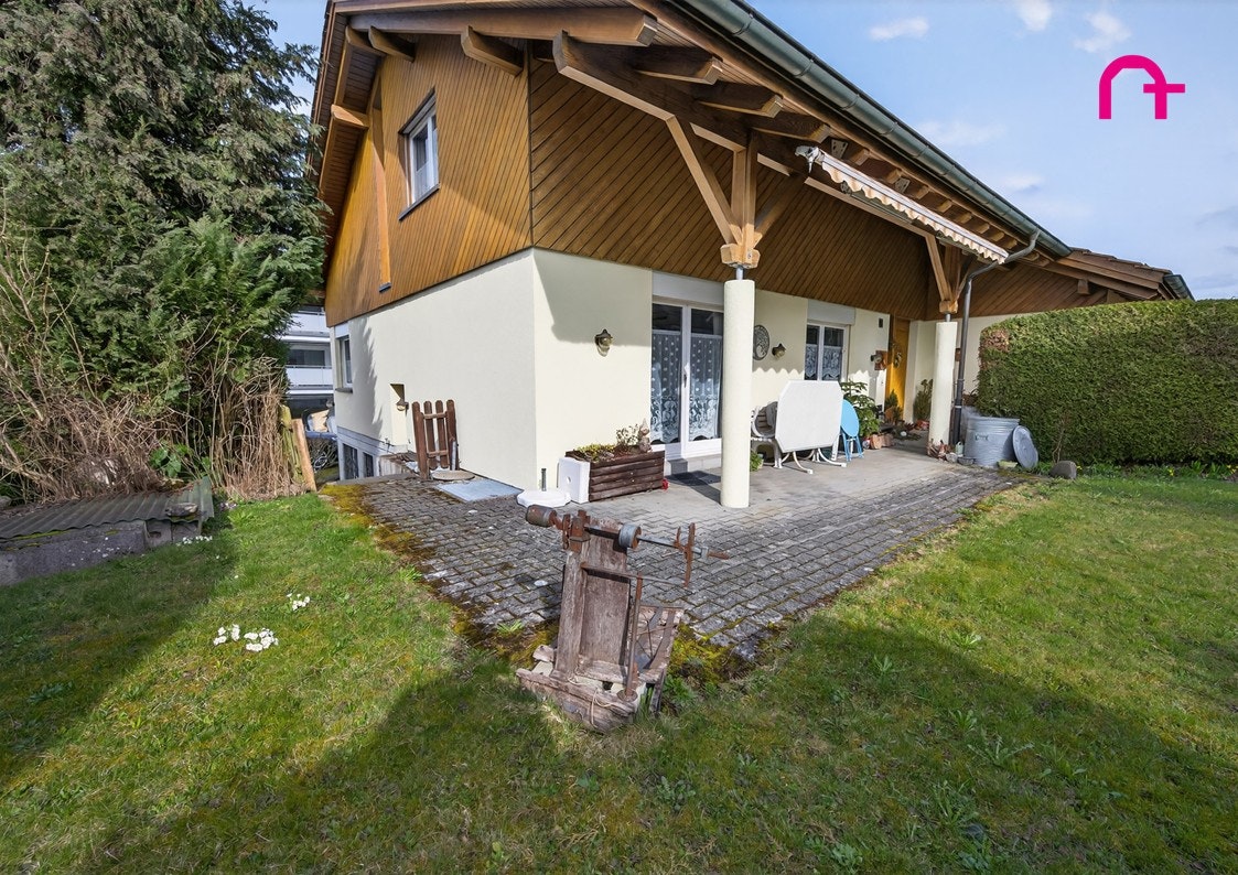 Haus mit Terrasse und Garten