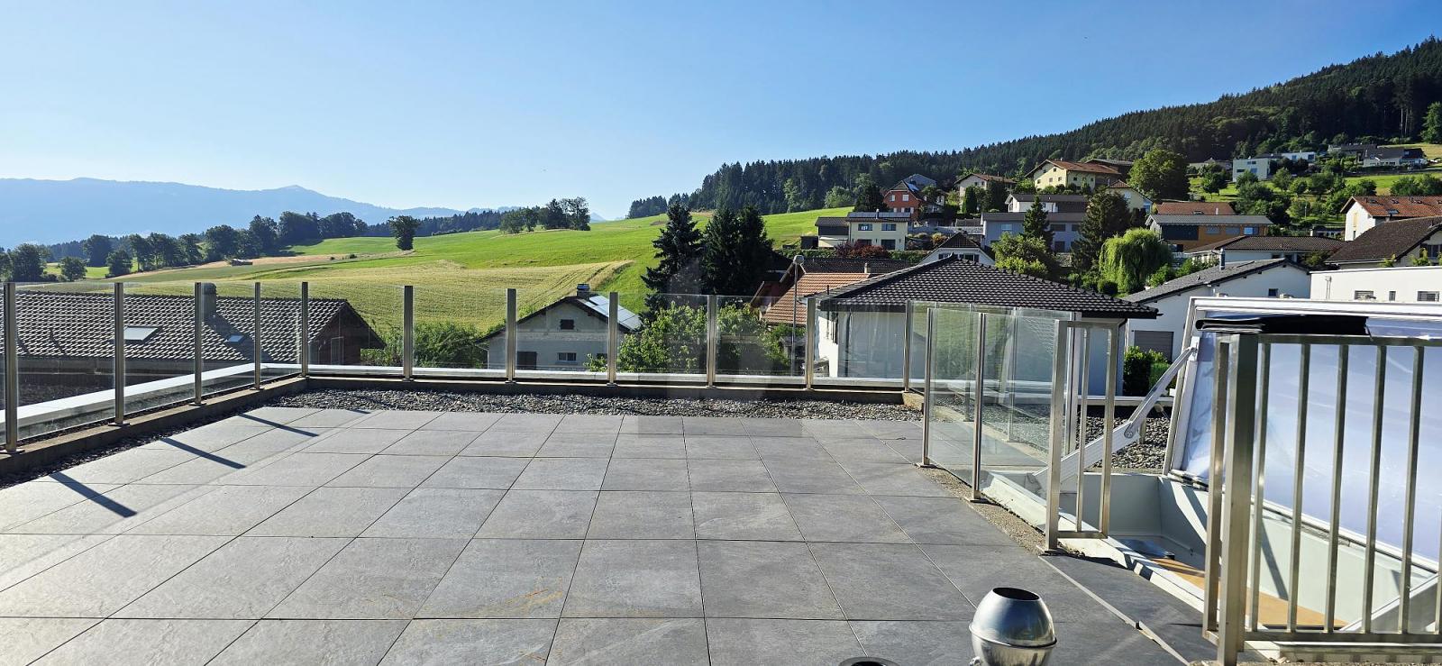 WUNDERSCHÖN MIT TERRASSE – Vuisternens-en-Ogoz