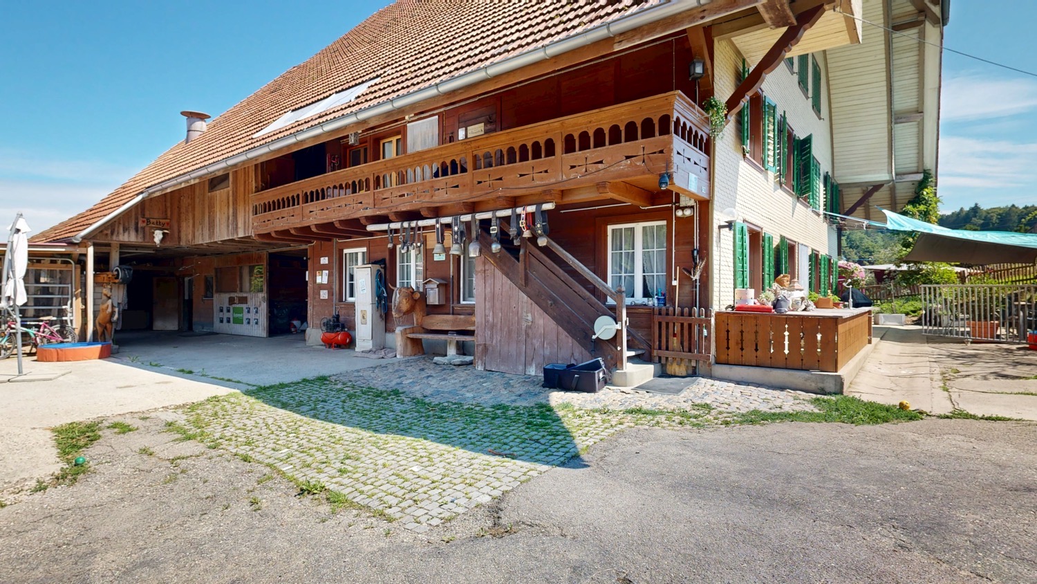 Rustikales Bauernhaus mit Balkon