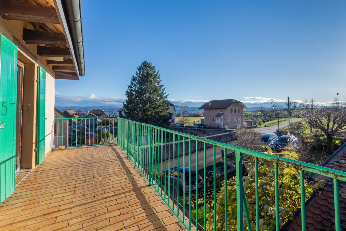 Balkon mit Bergblick
