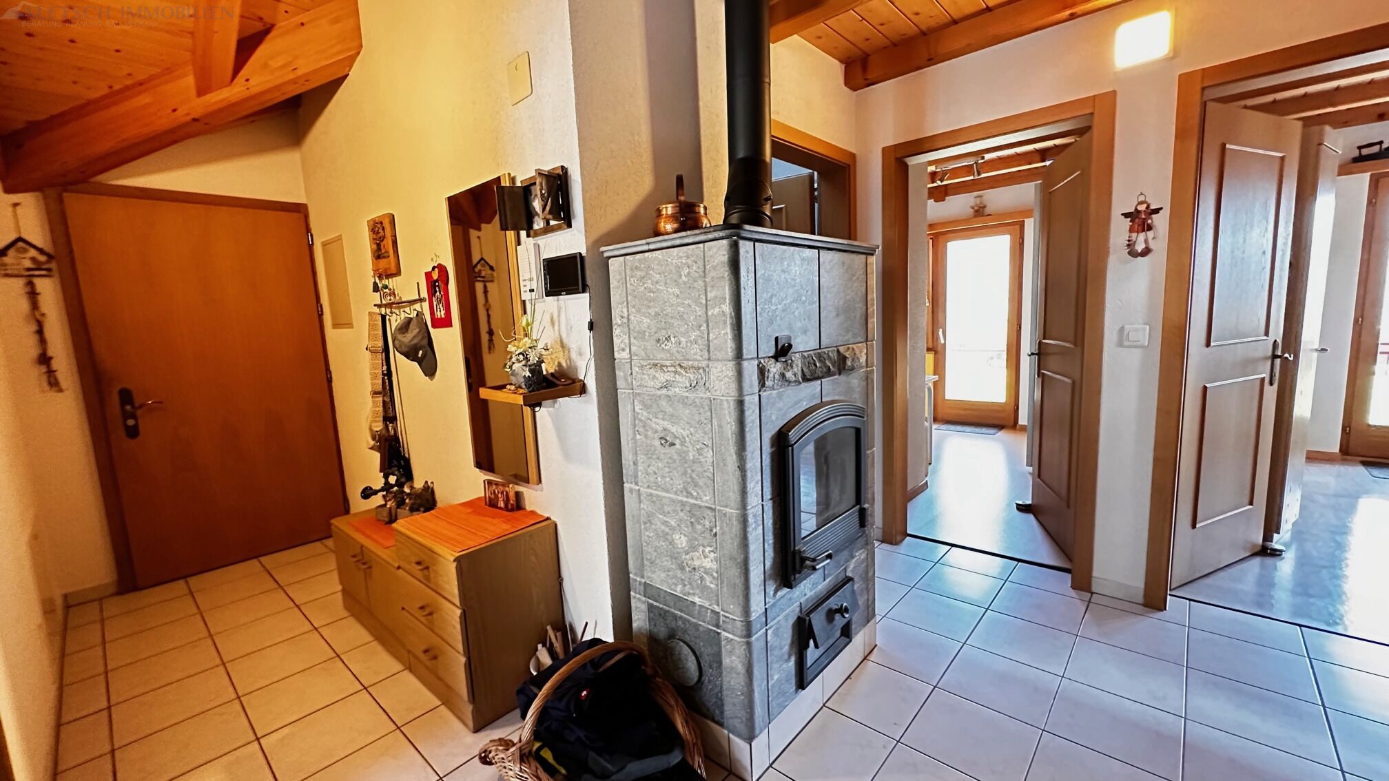 zu verkaufen, Haus mit zwei Wohnungen in Susten (Gemeinde Leuk) / VS – Susten,