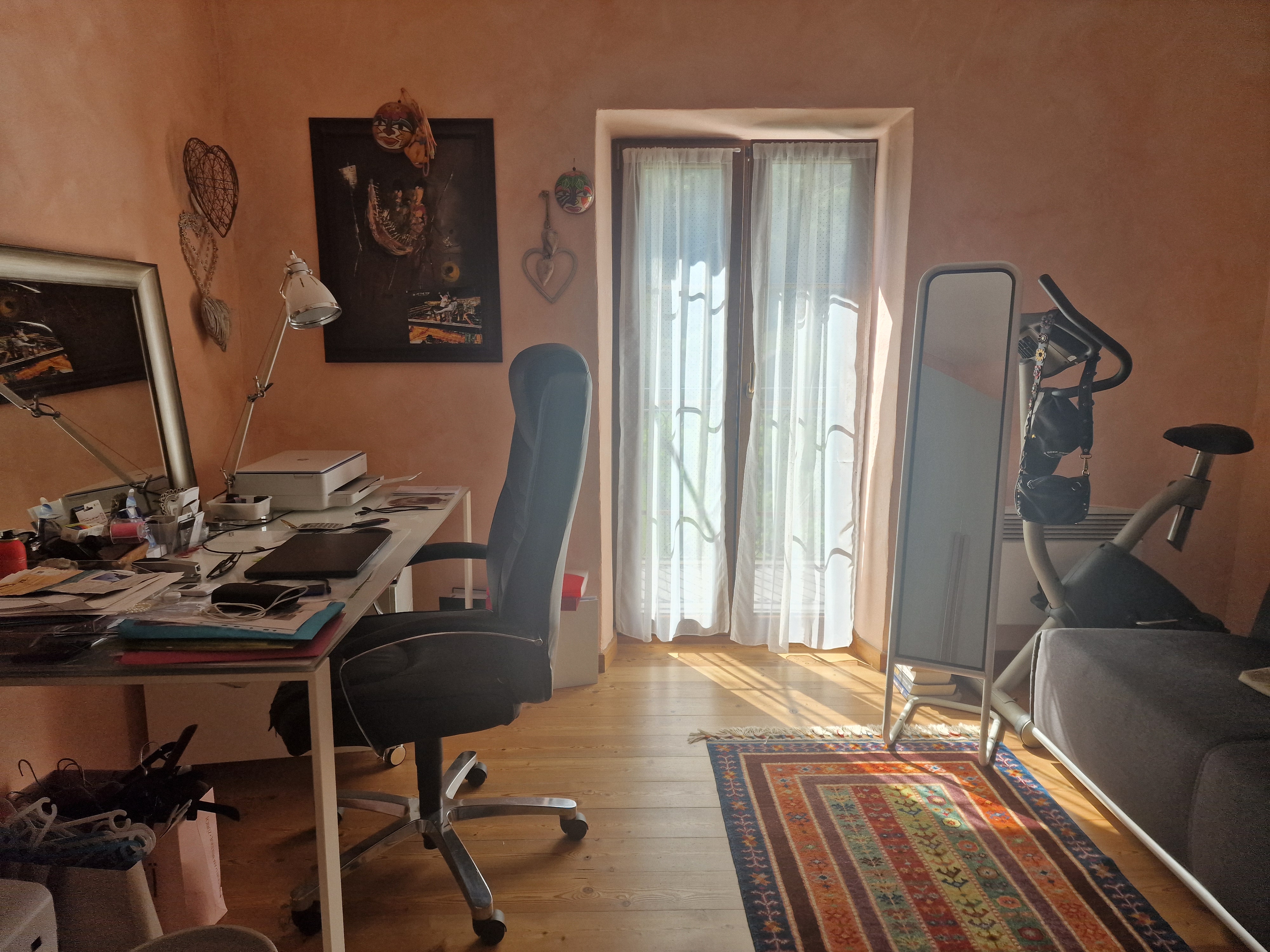 Arbeitszimmer mit Balkonlicht