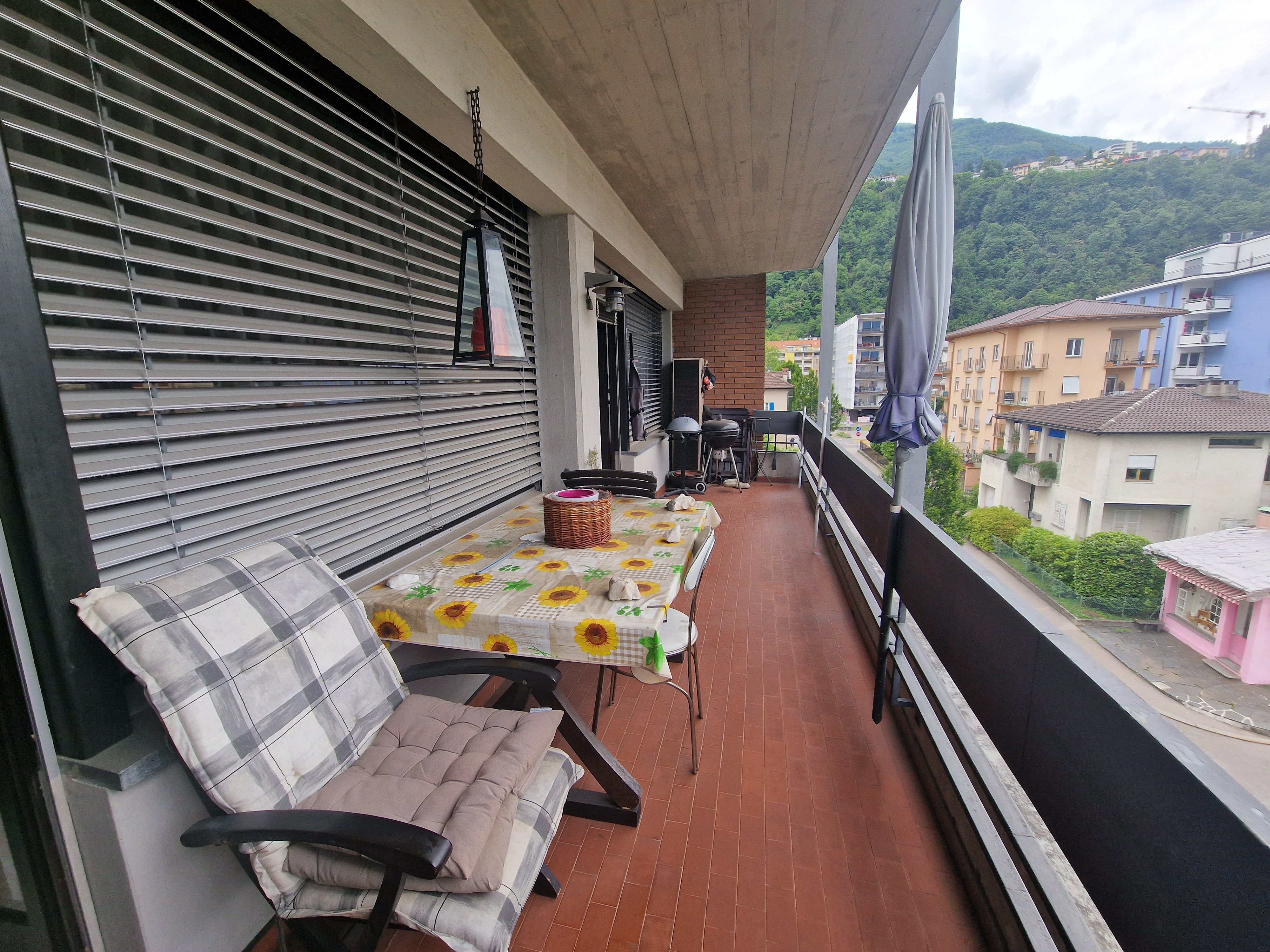Balkon mit Bergblick