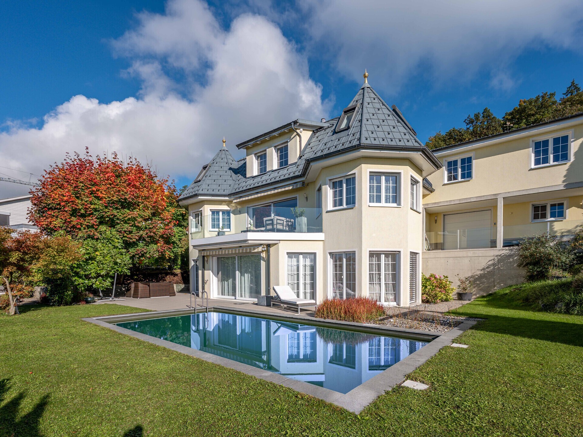Exklusive Villa mit Garten und Pool