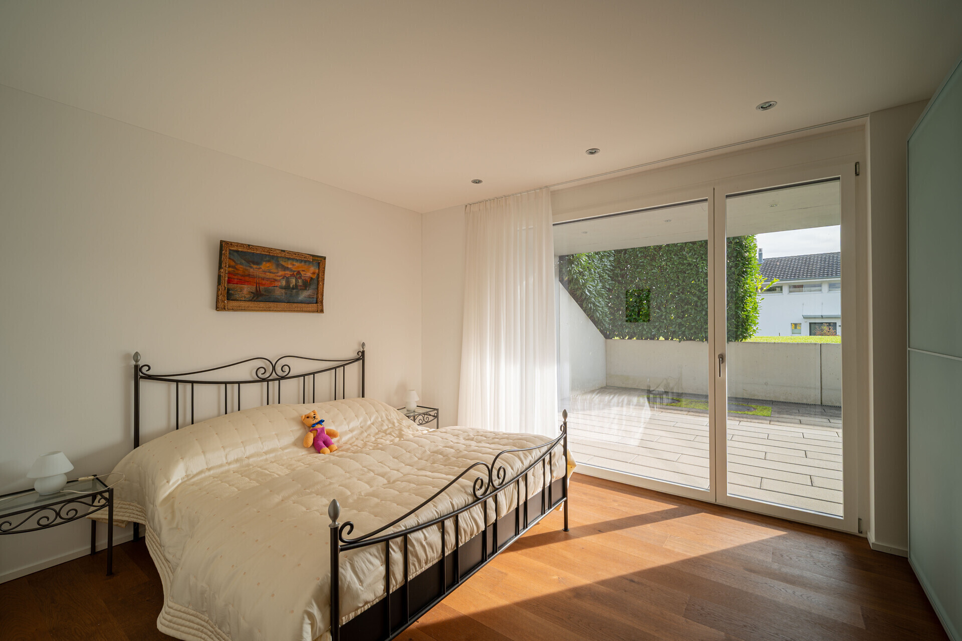 Schlafzimmer mit Terrassentür
