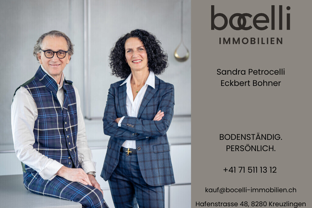 Immobilienwerbung mit zwei Maklern