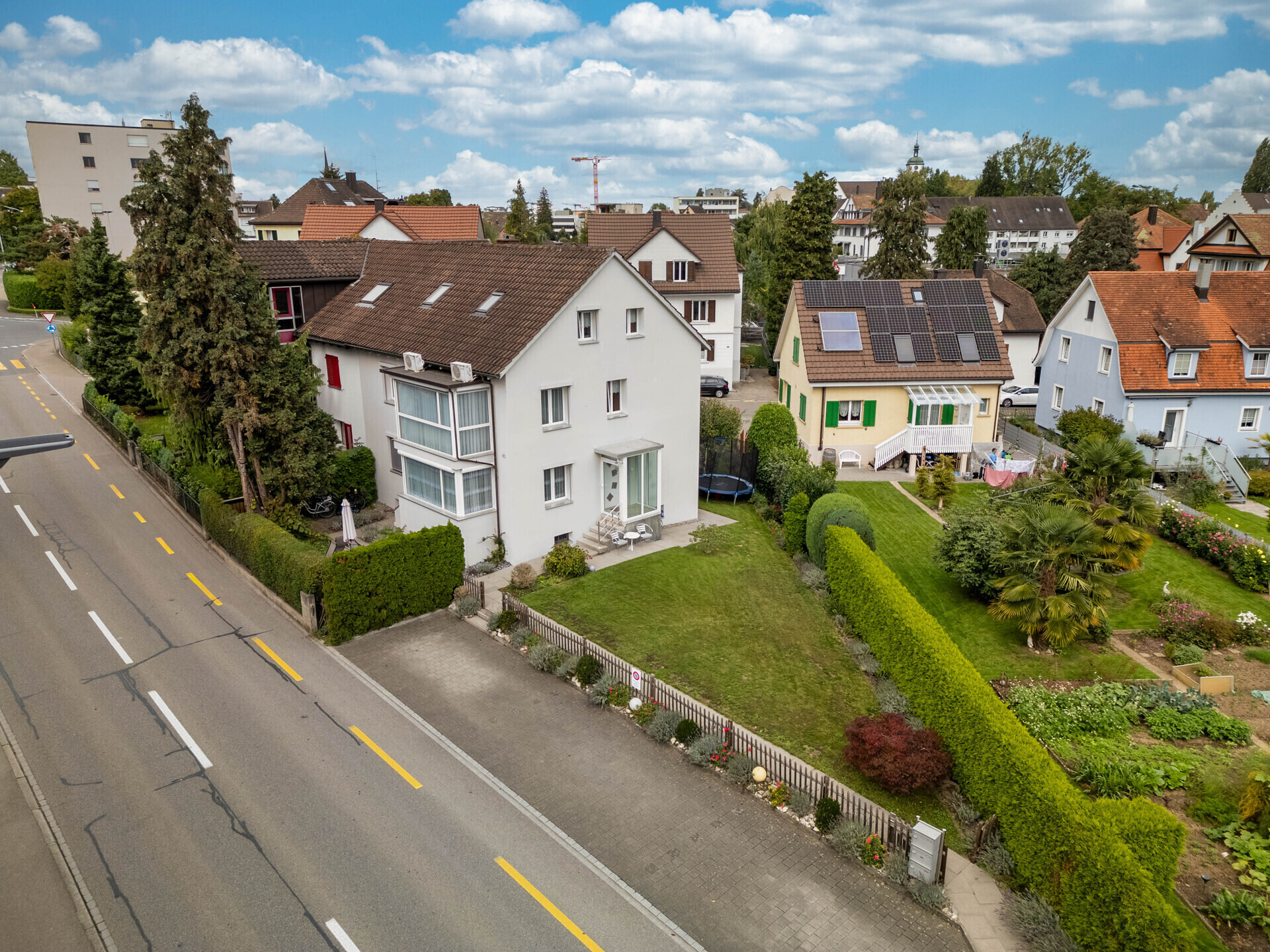 Wohnhäuser in ruhiger Vorstadtlage