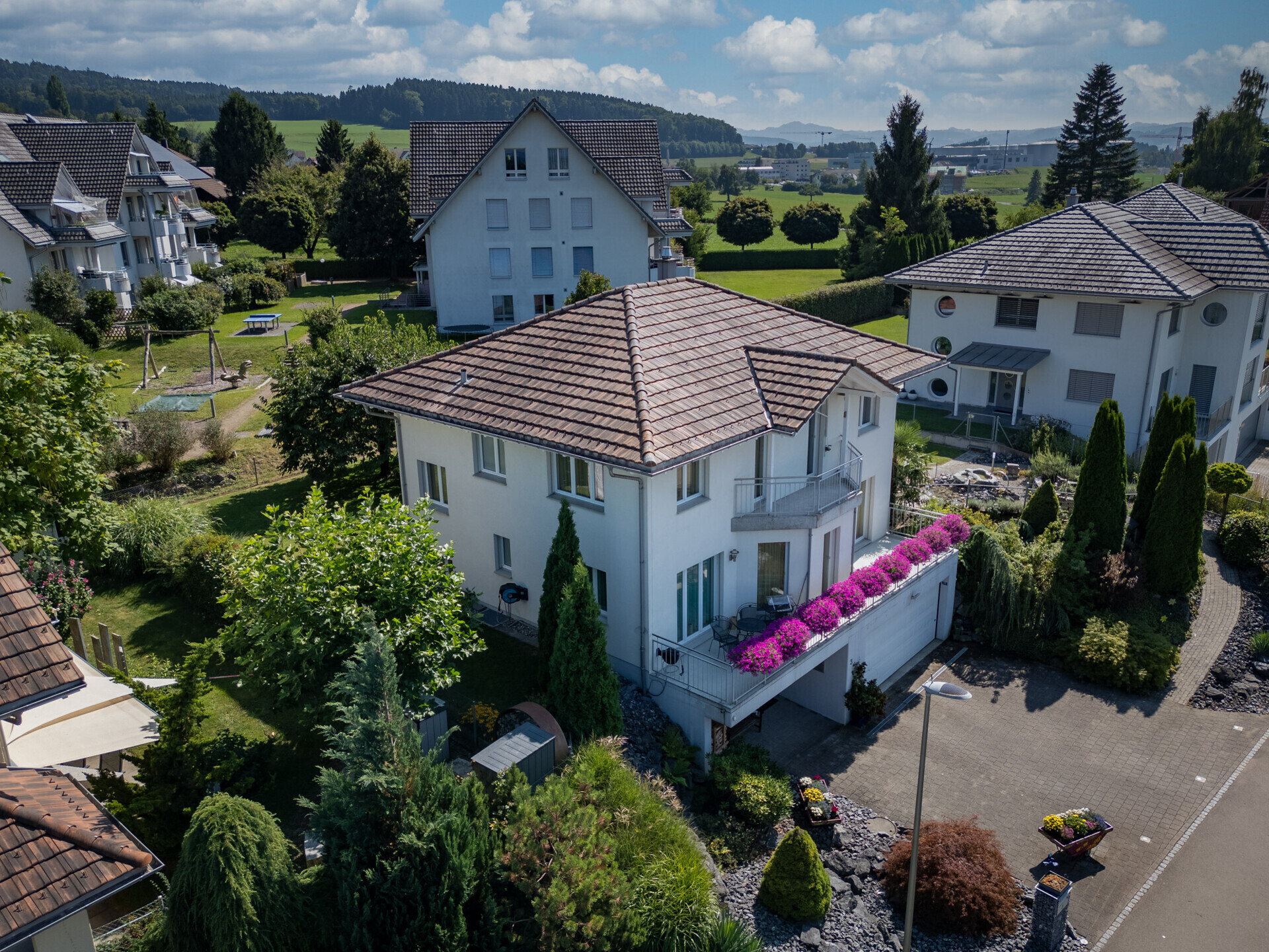 Häuseransicht in grüner Wohnlage
