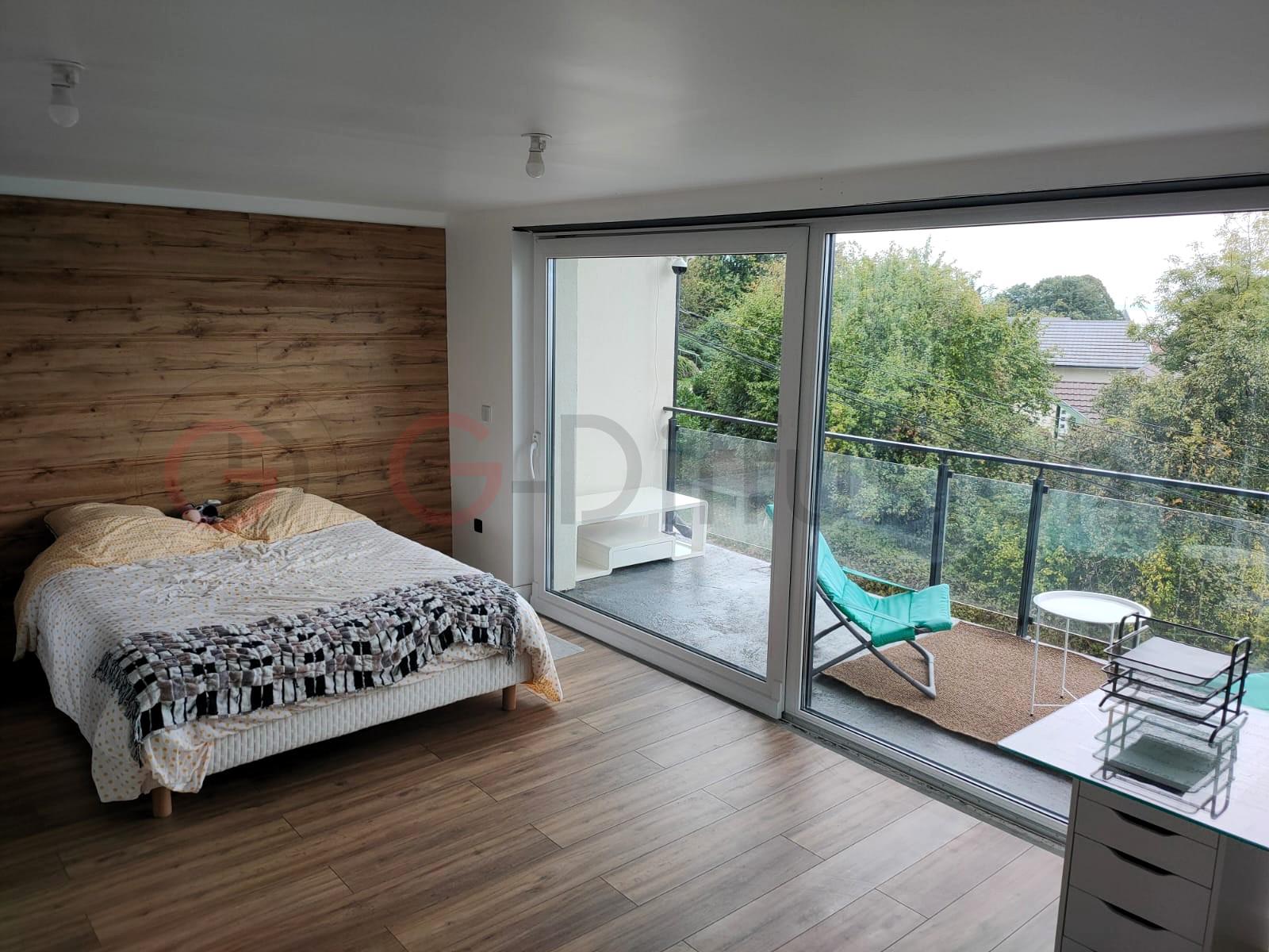 Schlafzimmer mit Balkon