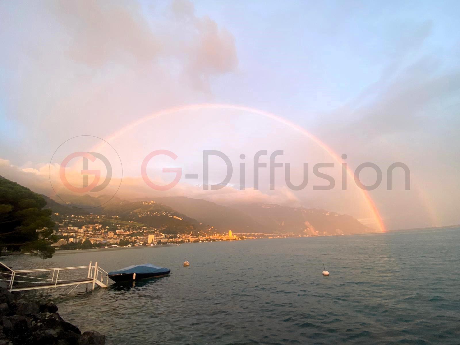 Seeblick mit Regenbogen