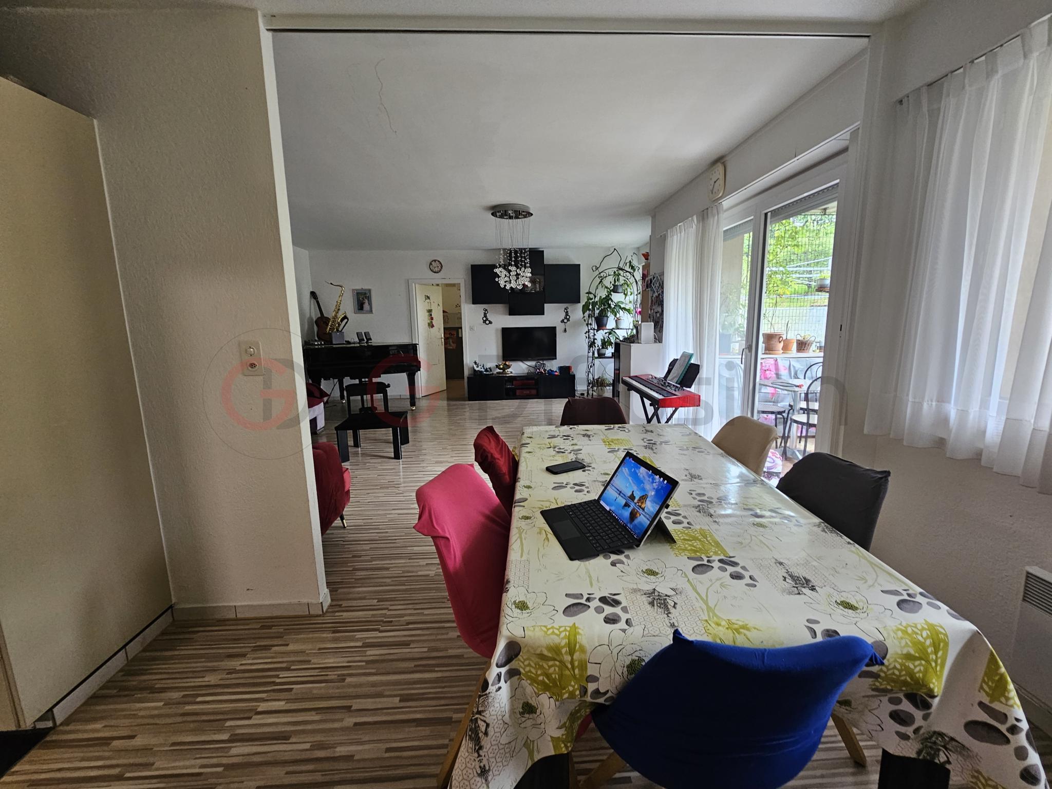Essbereich mit offener Wohnzone
