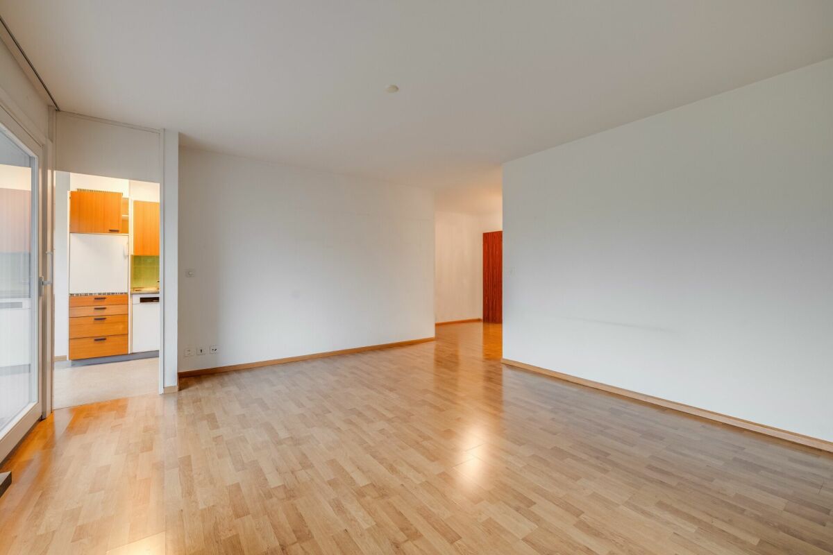 Wohnraum mit angrenzender Küche