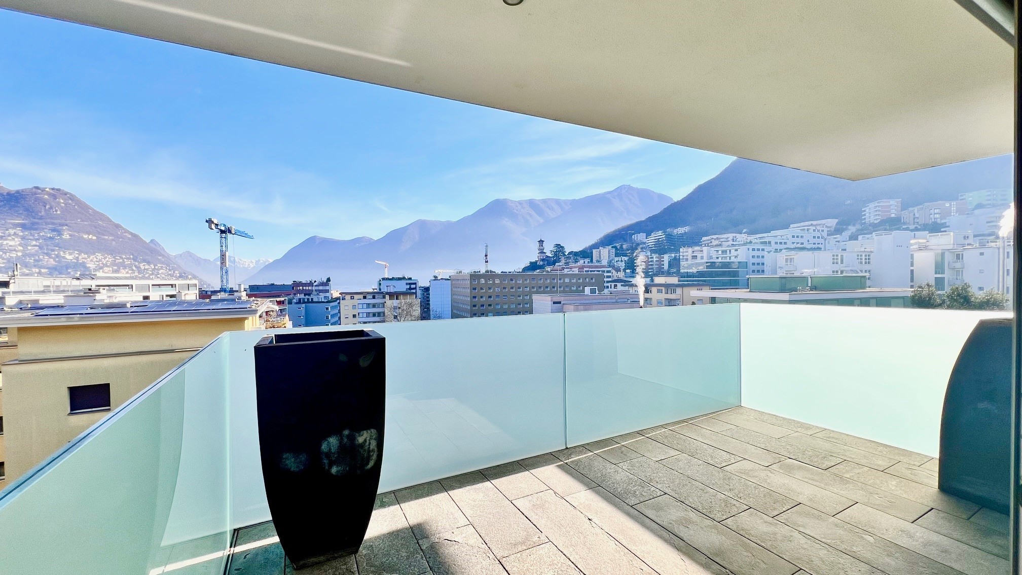 Balkon mit Bergblick