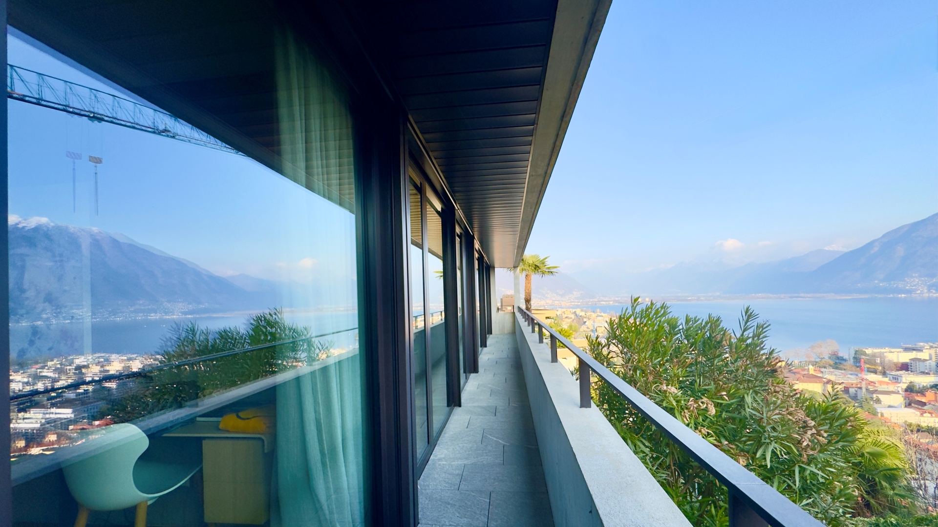 Balkon mit Panorama-Seeblick