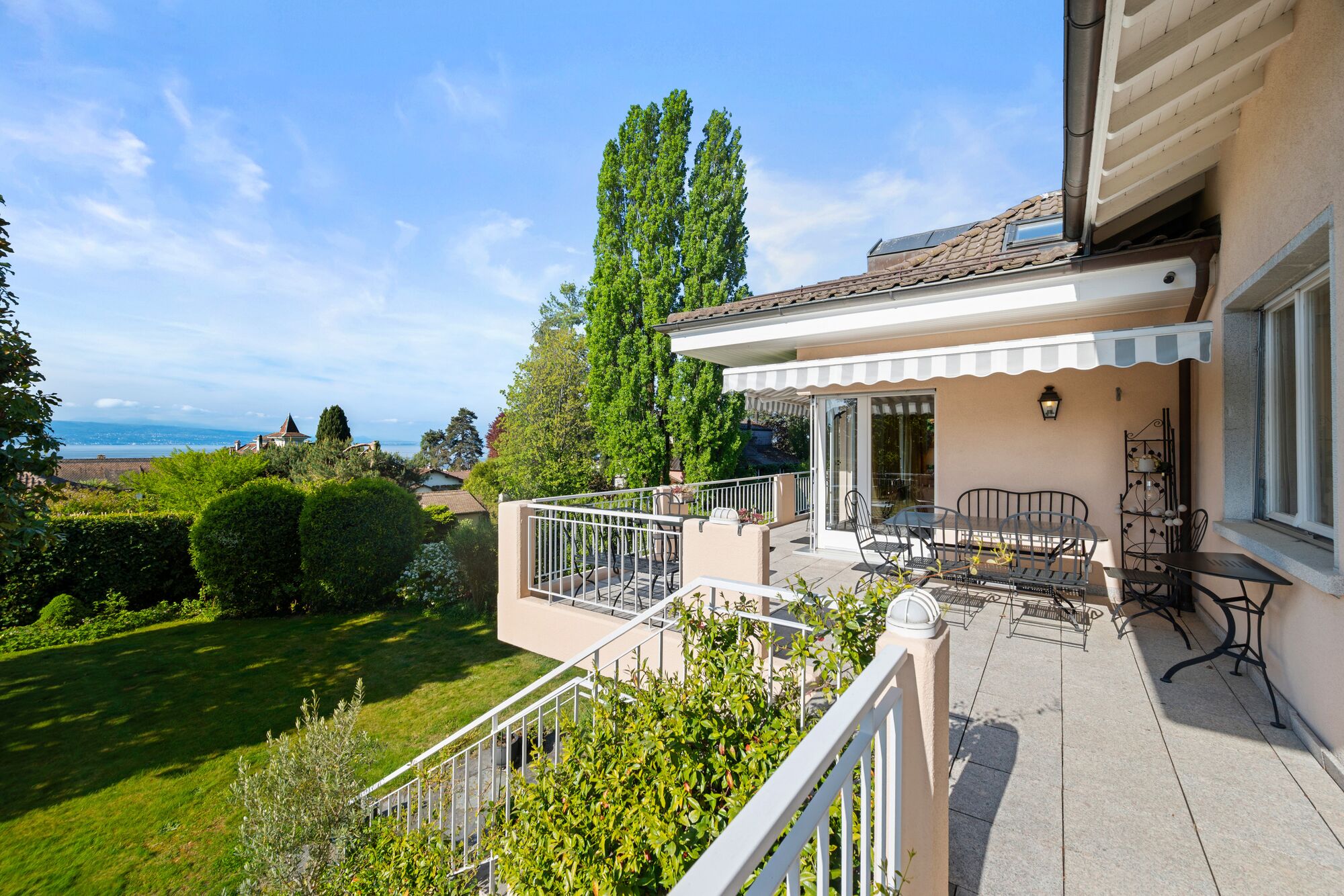 Balkon mit Seeblick