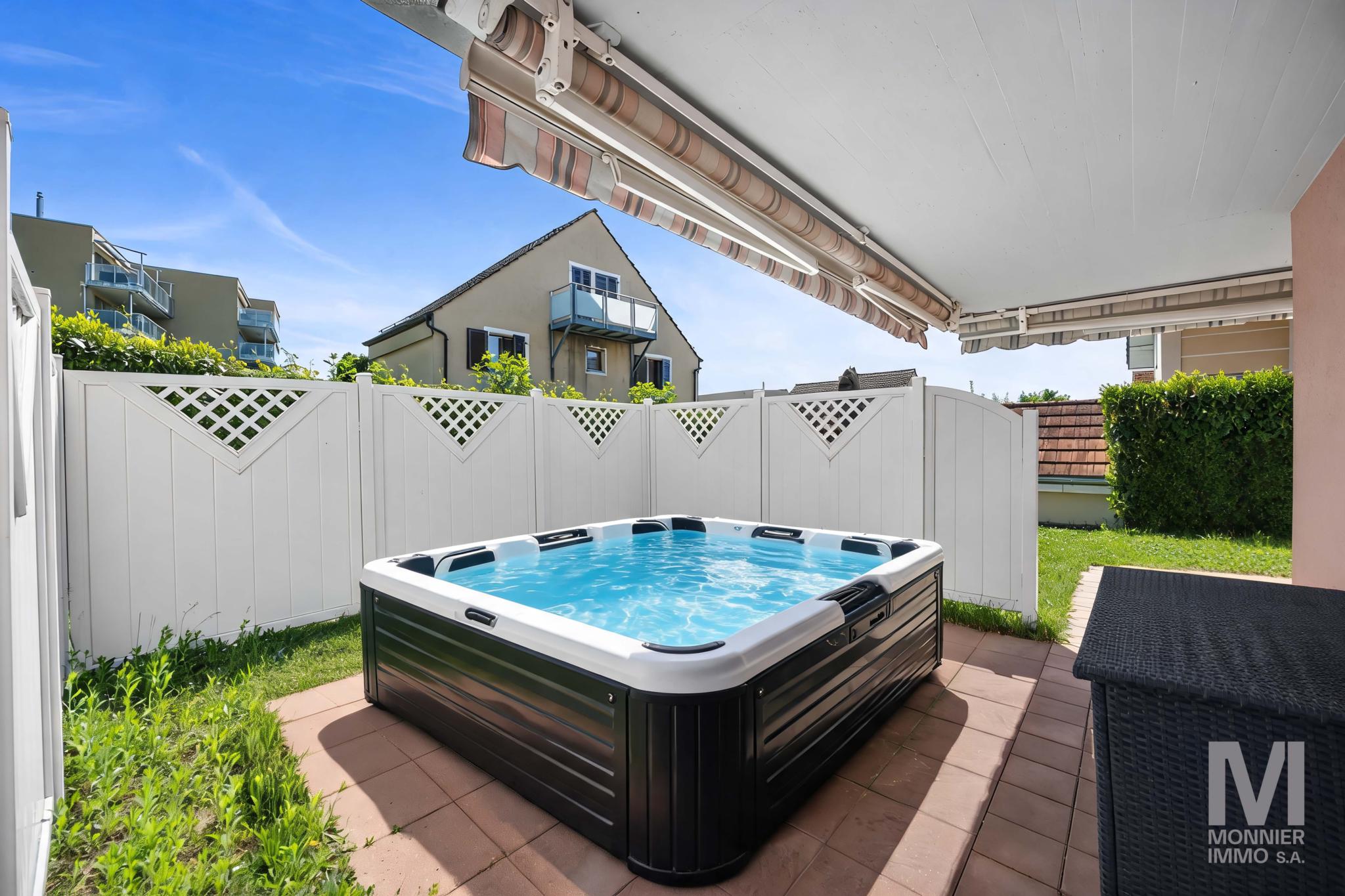 Terrasse mit Whirlpool