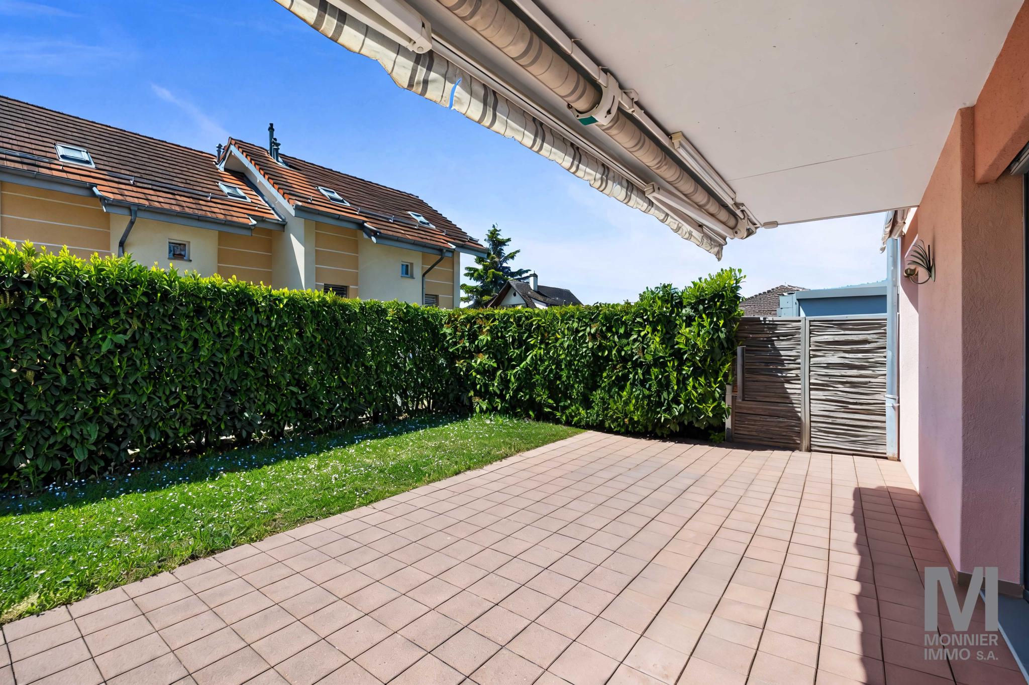 Terrasse mit Gartenblick
