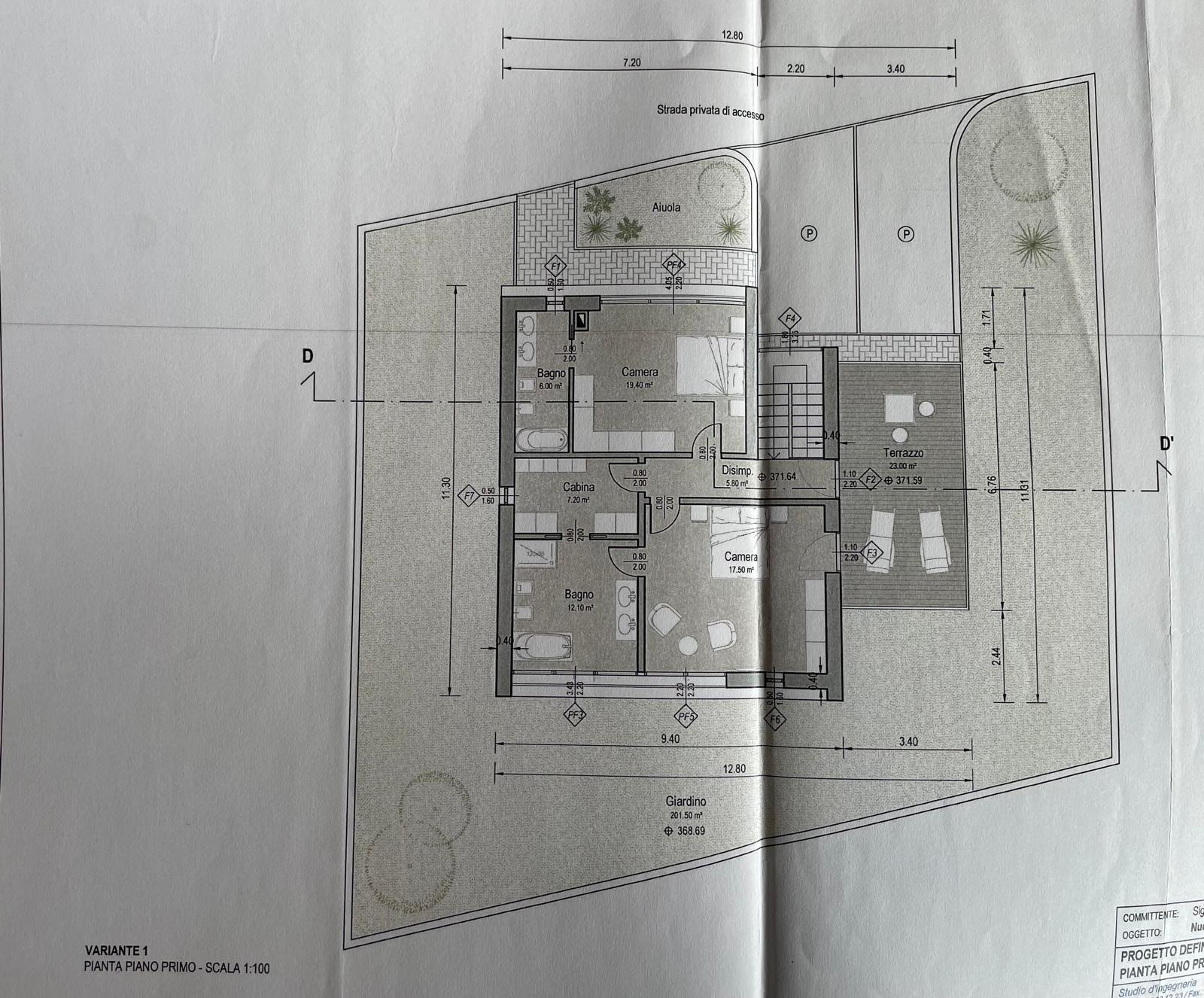 Grundriss eines Erdgeschosses mit Garten und Terrasse