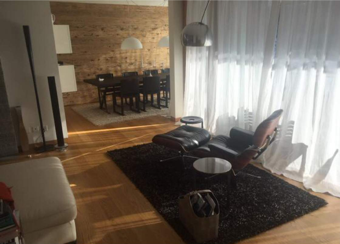 Offener Wohn- und Essbereich mit Lounge-Ecke