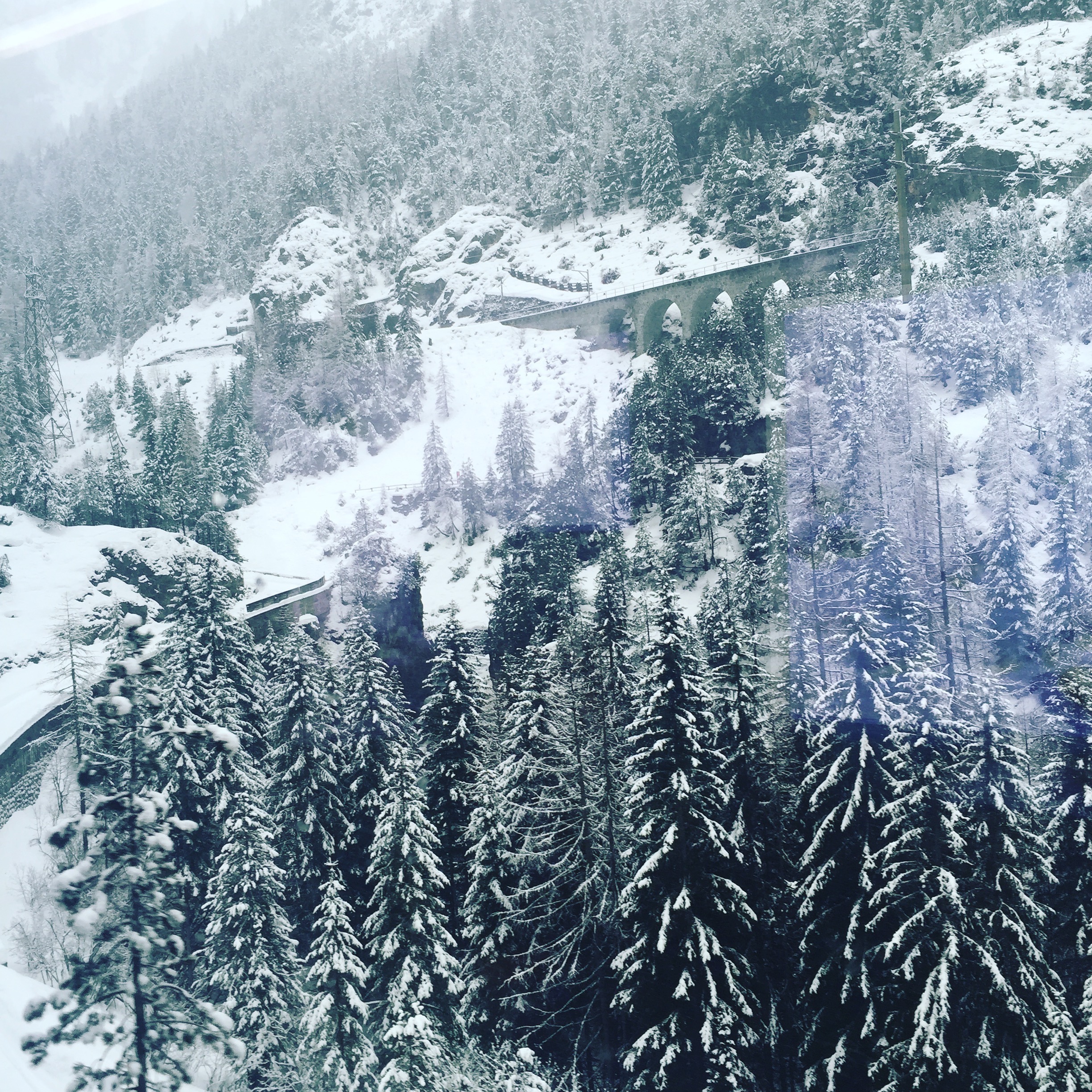 Winterlandschaft mit Viadukt
