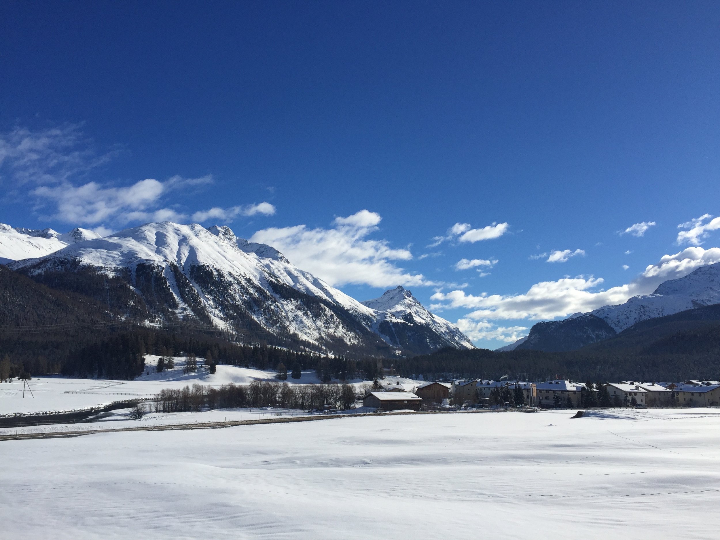 Schneebedecktes Alpenpanorama