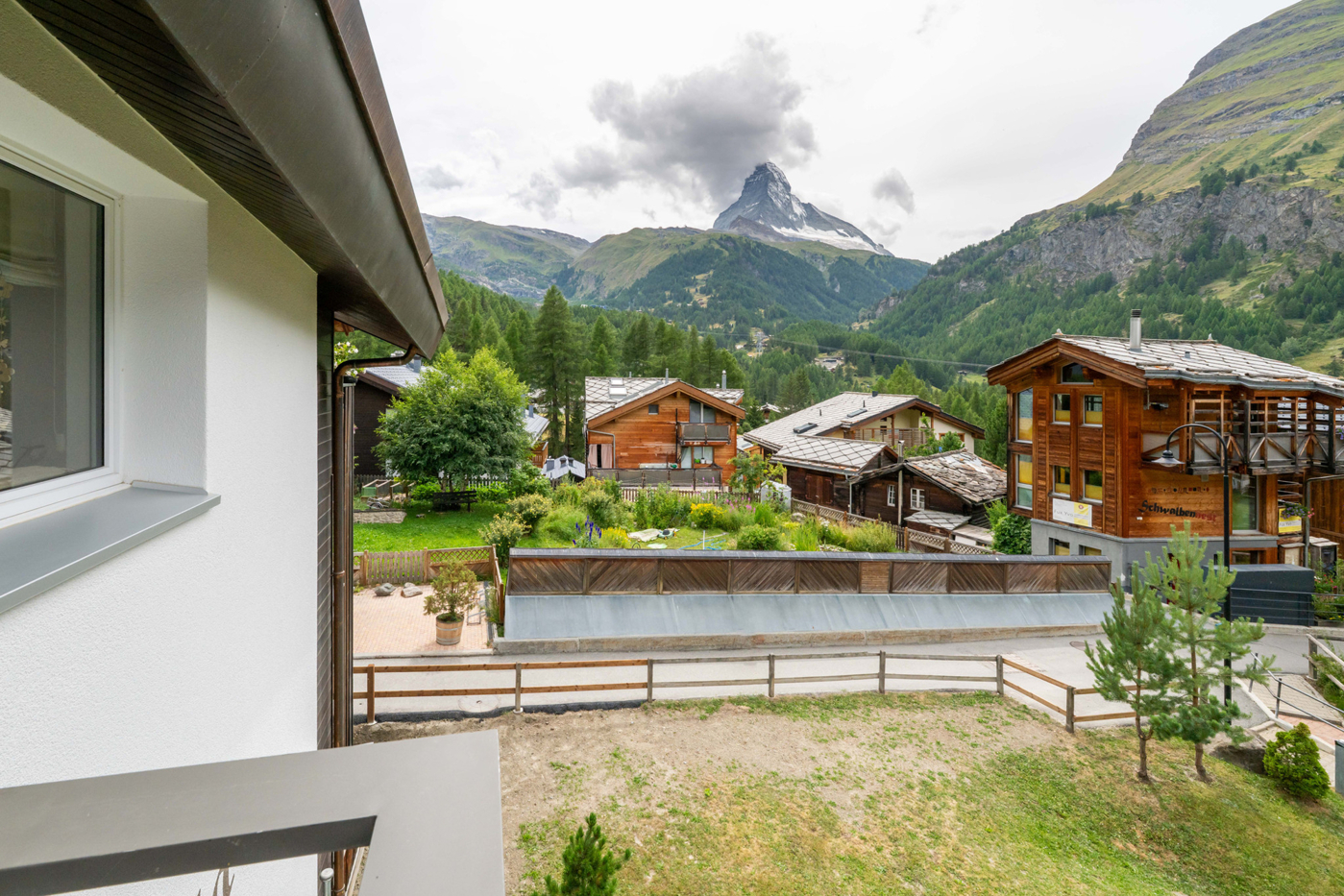 Bergblick von einem Balkon