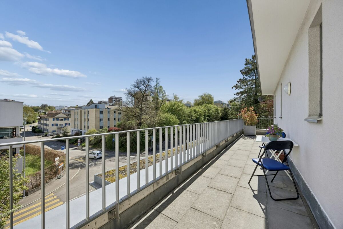 Balkon mit Stadtblick