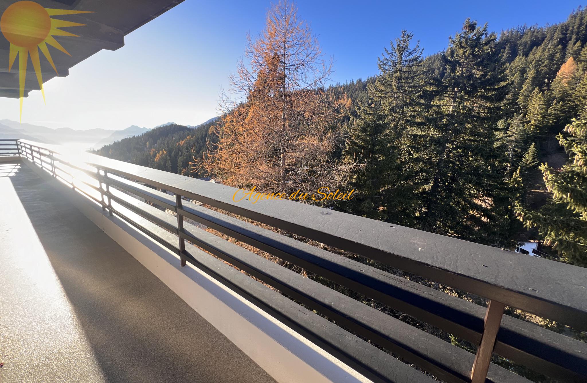 Balkon mit Bergblick