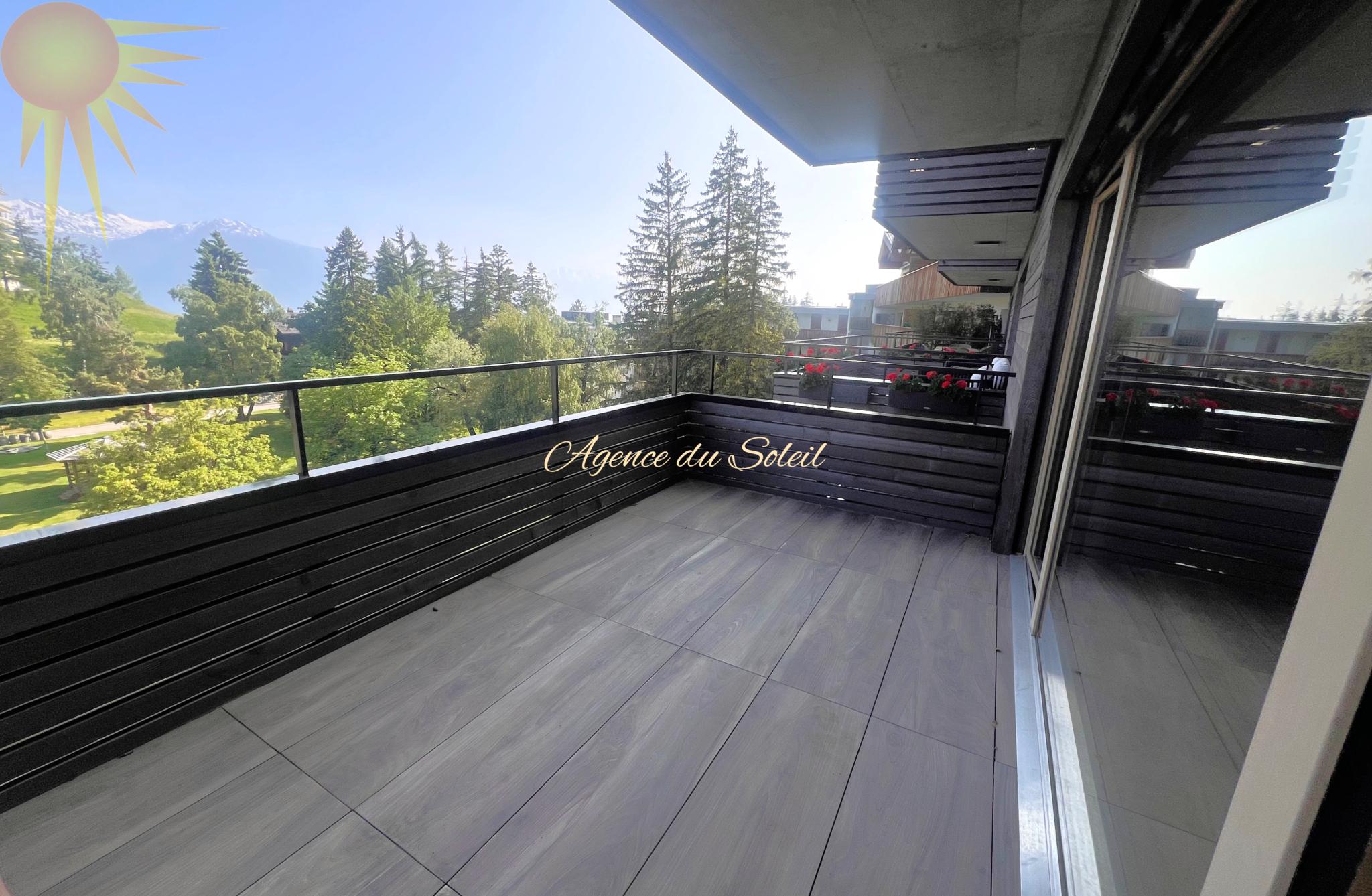 Balkon mit Bergblick