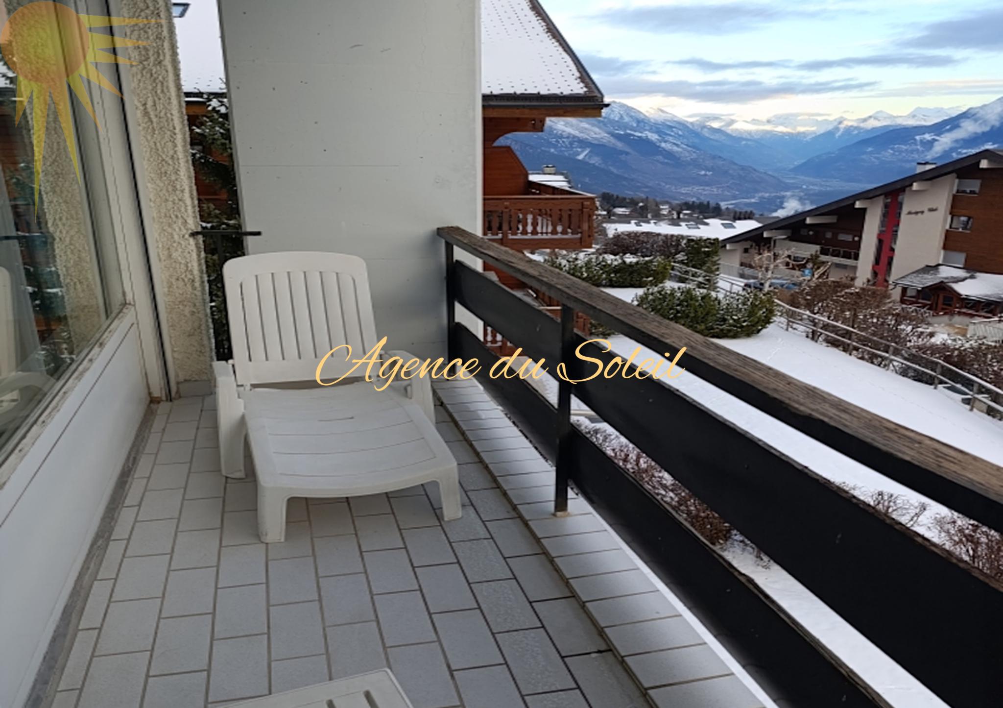 Balkon mit Bergblick