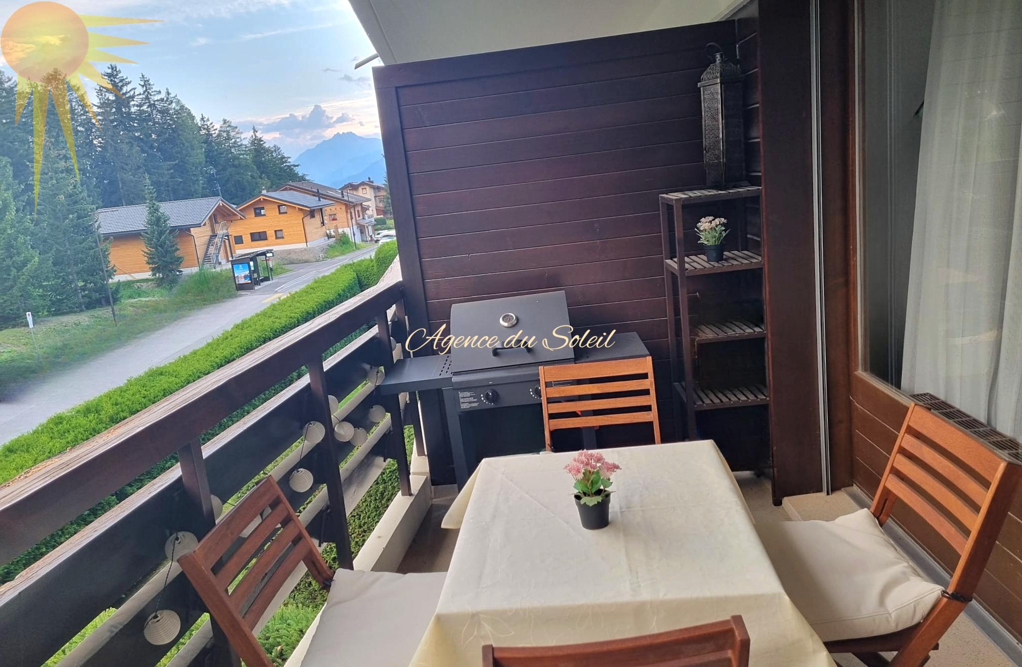 Balkon mit Bergblick