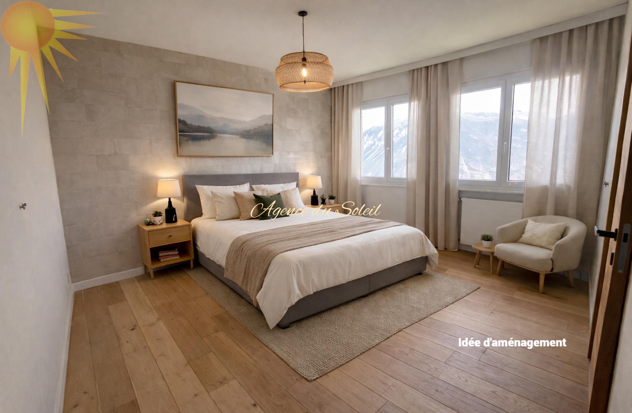 Helles Schlafzimmer mit Bergblick