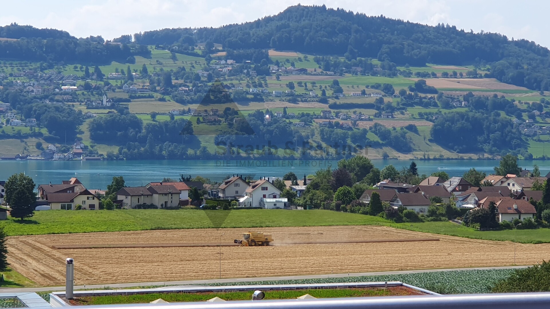 GROSSZÜGIG | DACHGESCHOSSWOHNUNG MIT EINZIGARTIGEM RAUMGEFÜHL – Meisterschwanden