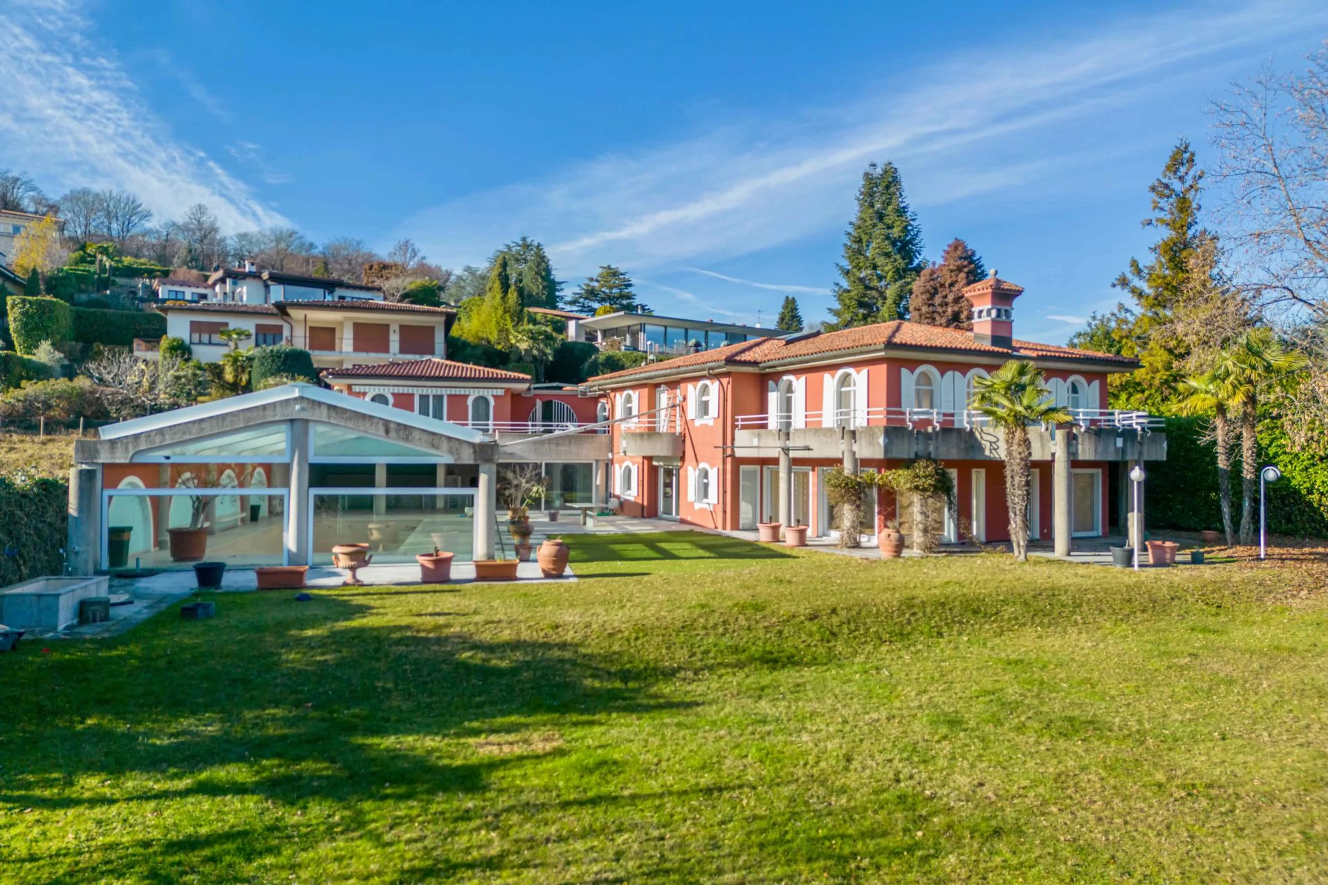 Mediterrane Villa mit großem Garten
