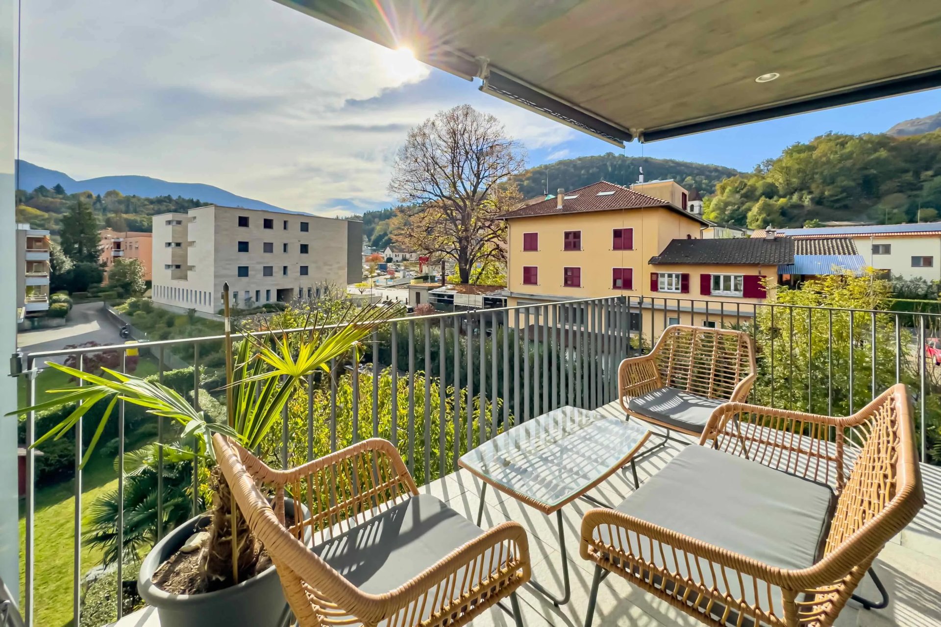 Balkon mit Bergblick