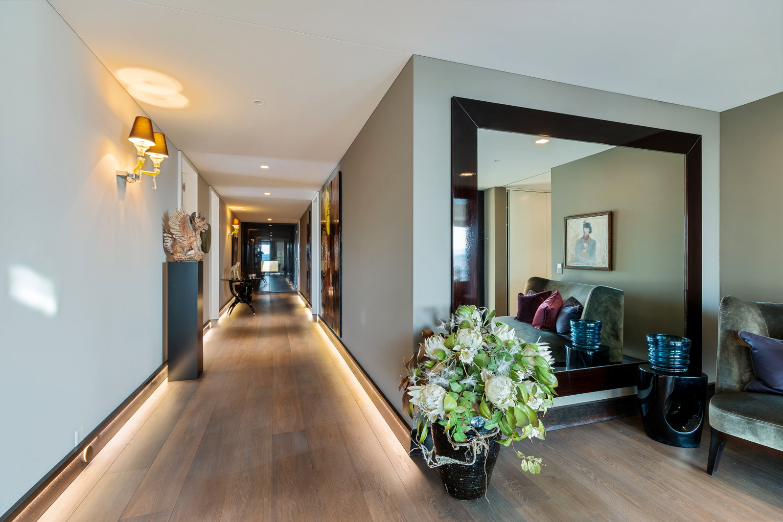 Moderner Flur mit Design-Details