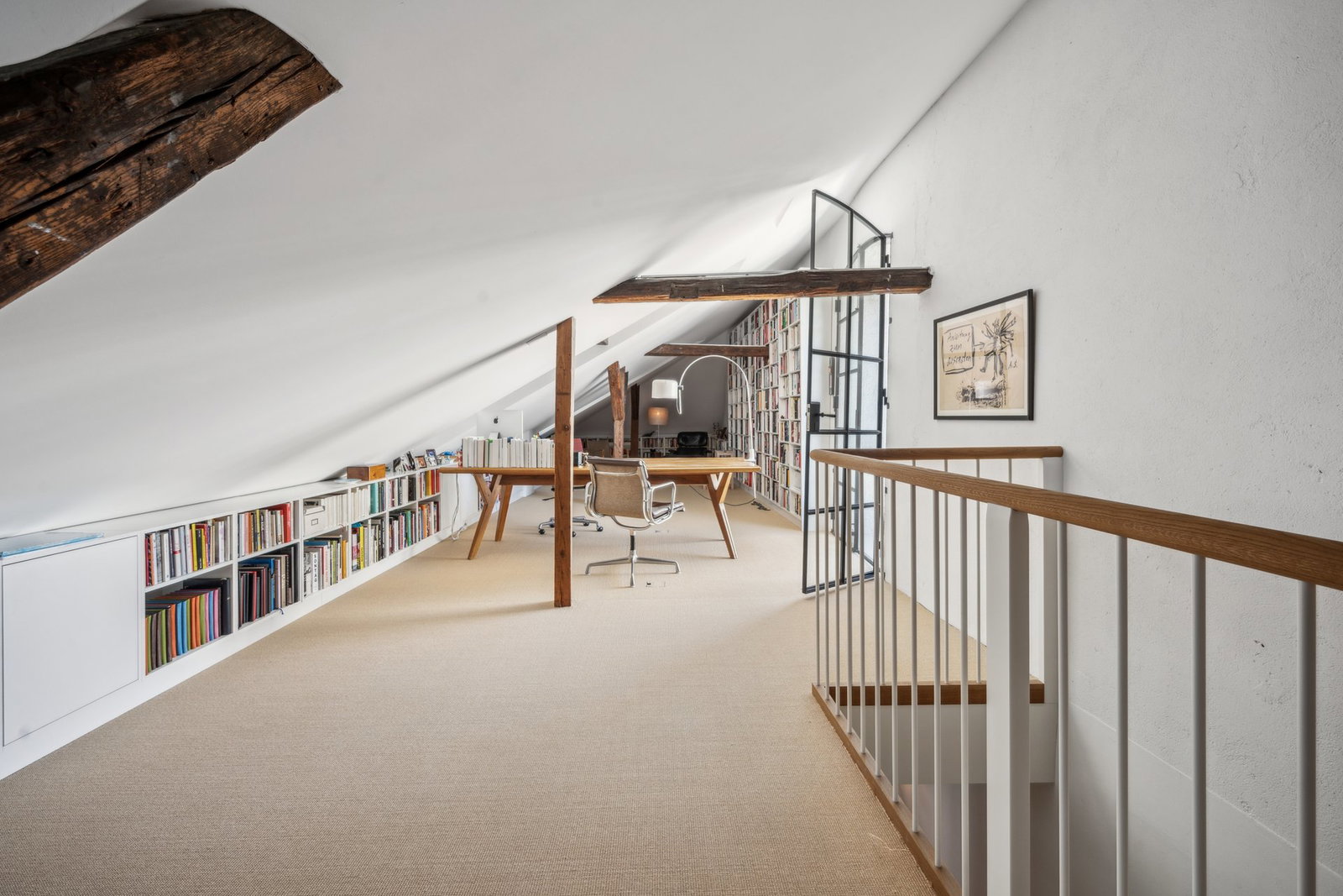 Dachgeschoss-Büro mit Galerie
