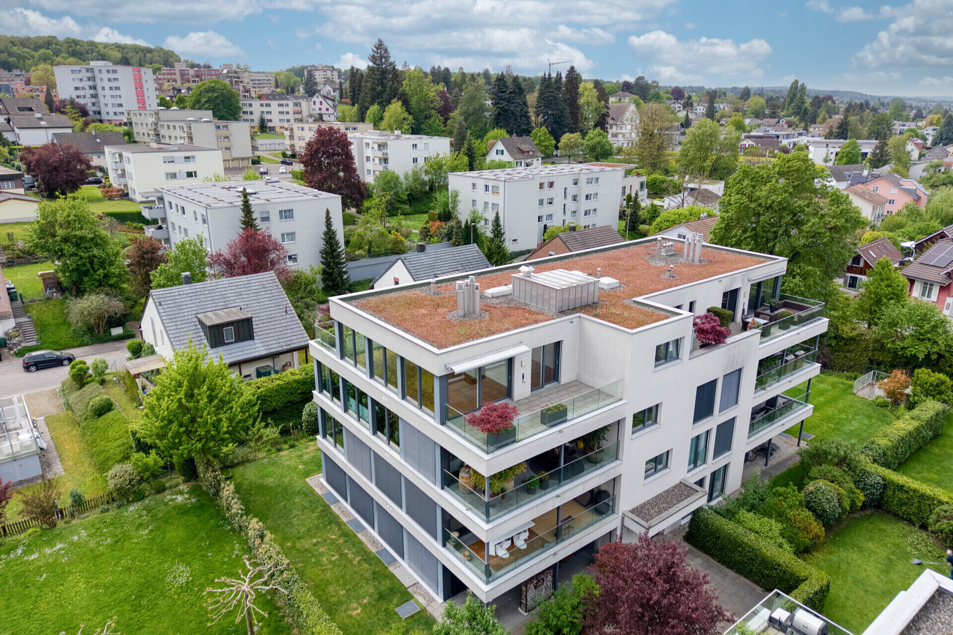 Moderne Wohnanlage aus der Luft