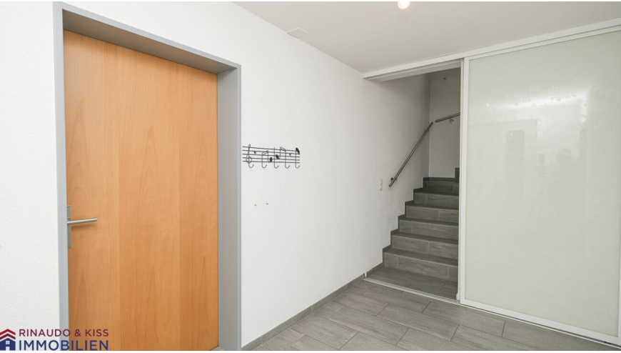 Eingangsbereich mit Treppe