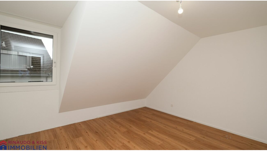 Dachzimmer mit Schrägen