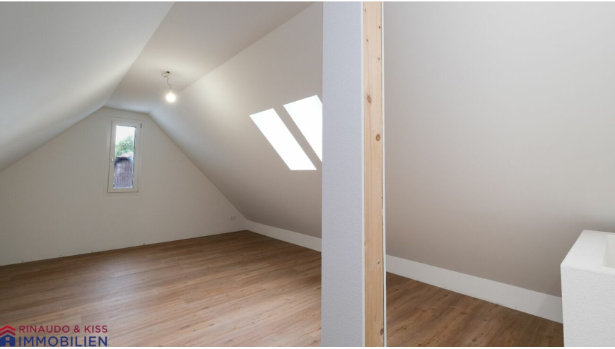 Ausgebauter Dachraum mit Dachfenster