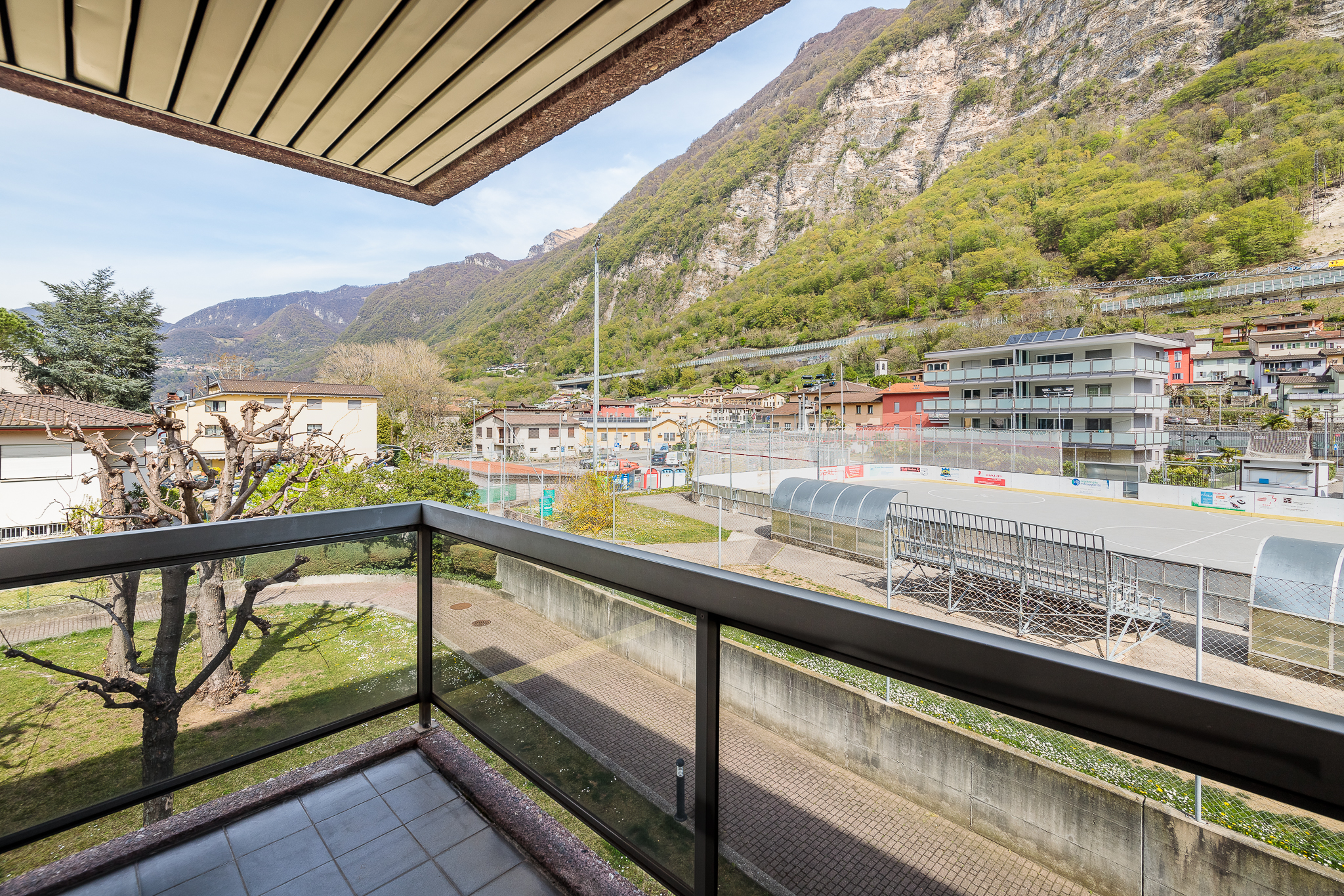 Balkon mit Bergblick