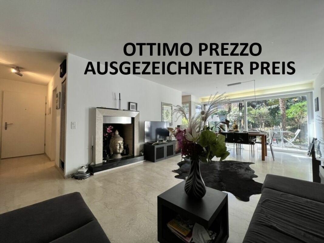 Offener Wohn- und Essbereich mit Gartenausblick