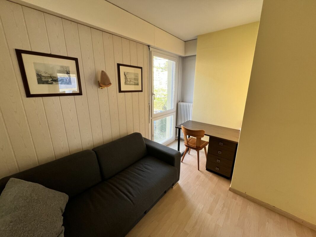 Kleines Wohn- oder Arbeitszimmer