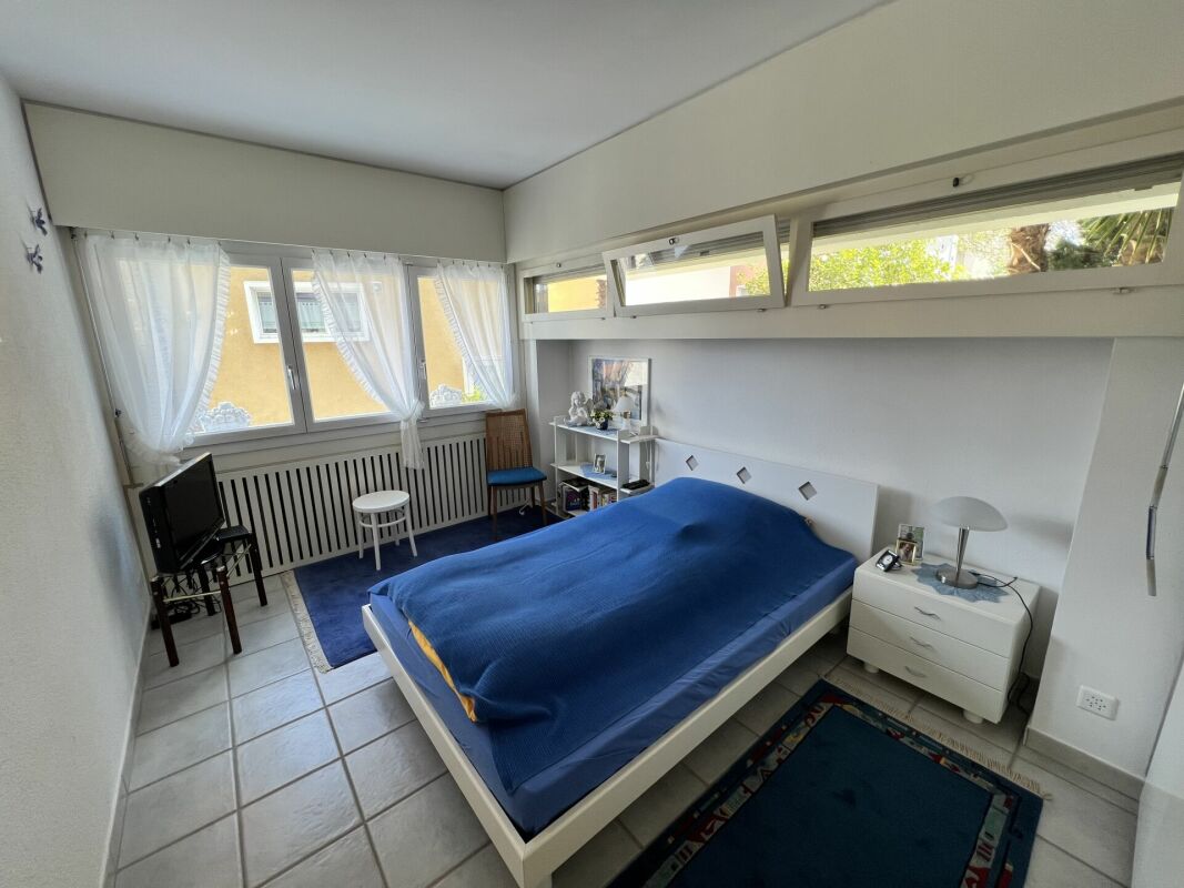 Schlafzimmer mit Tageslicht